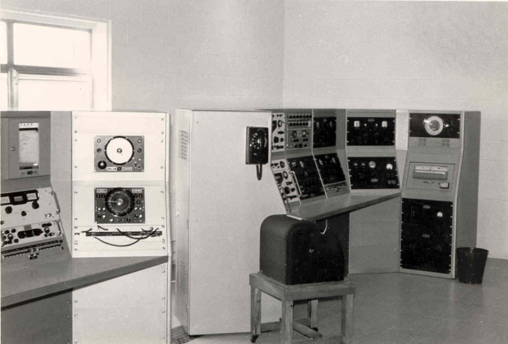 stlambertconsole2.jpg